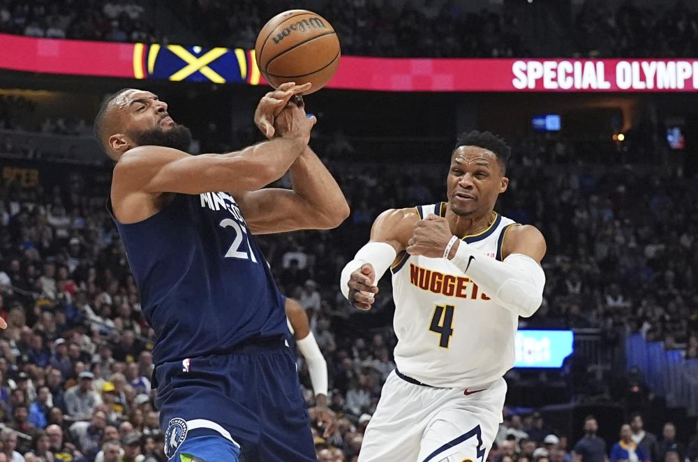 说到做到！27岁吴艳妮加冕亚洲第1：力压日本26岁巨星 破11年纪录.