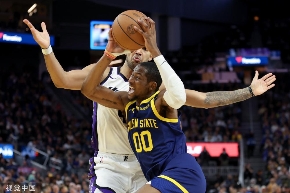 在足球场馆 在足球场馆