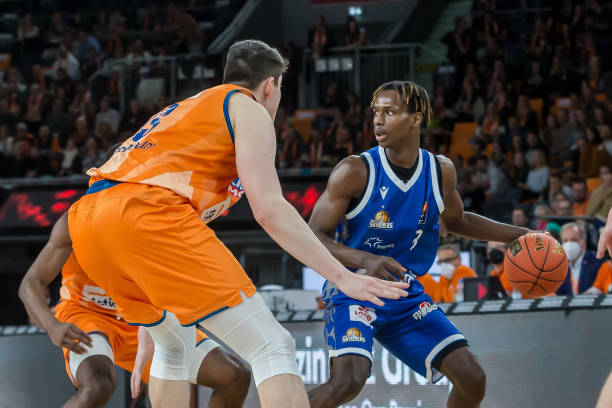 刺防线上的 刺防线上的